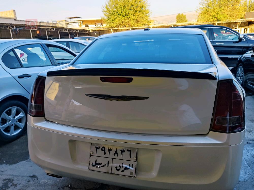 کرایسلەر 300